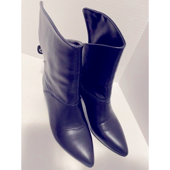 MONROE AND MAIN BLACK Asymmetrical Bootie Shootie Ankle Boots Womens Size 6.5 - Picture 2 of 11